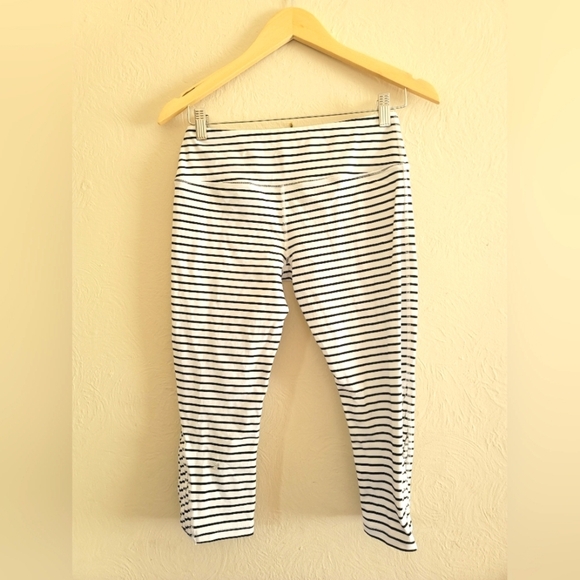 Glyder,‎  Dream Catcher Cropped Leggings, White with Black Stripes, Size Small - Picture 4 of 9